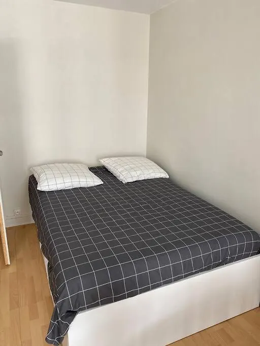 Appartement A Deux Pas Du Pantheon Avec Balcon Paris Apartment