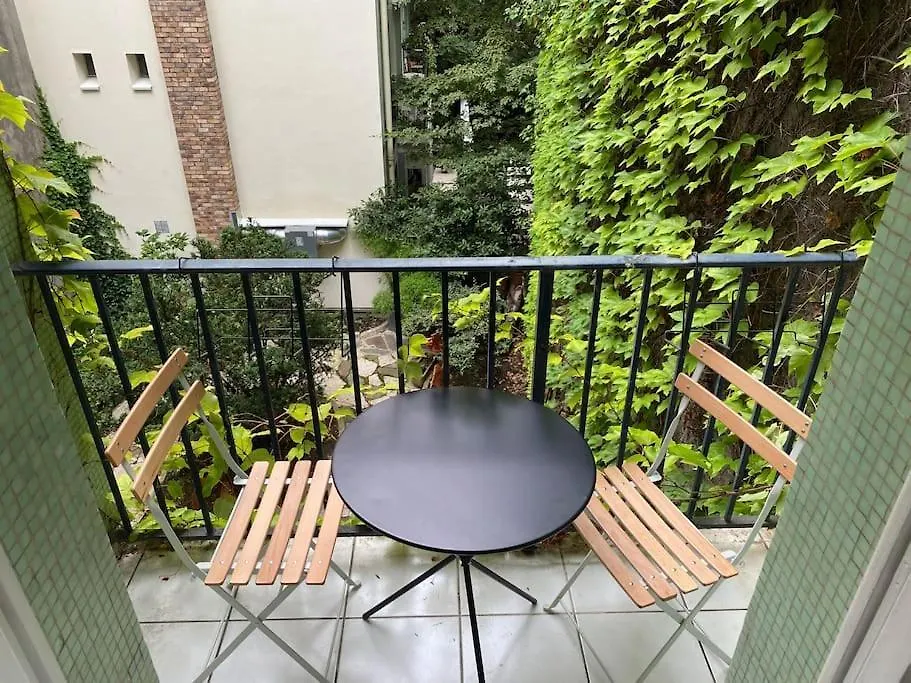 Appartement A Deux Pas Du Pantheon Avec Balcon Paris France
